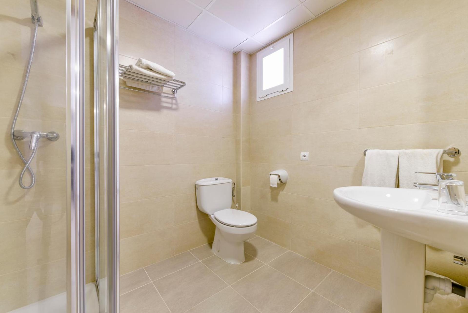 One-Bedroom Apartment,1590332577:JPEG